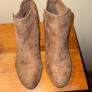 Brown Suede Ankle Boots with V-Shaped Opening